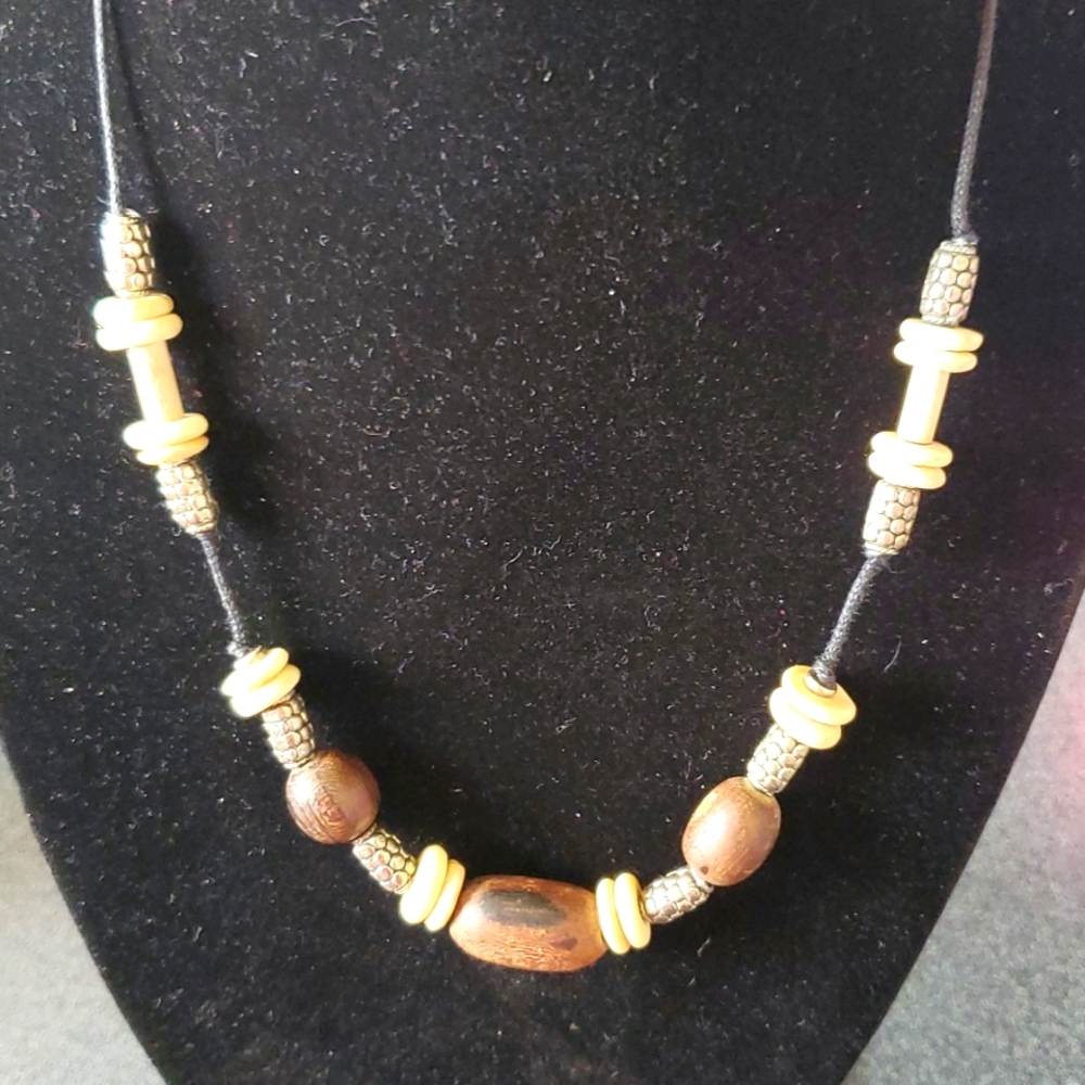 Syracotay wood & bone men's necklace.